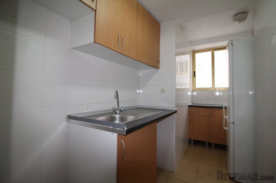 Apartamento de 2 dormitorios y 1 baño en buen estado en.. - 4
