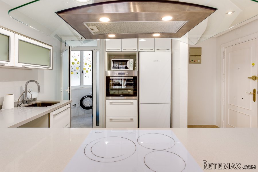Flat in 1st line of the sea, 3rd floor, 2 bedrooms...