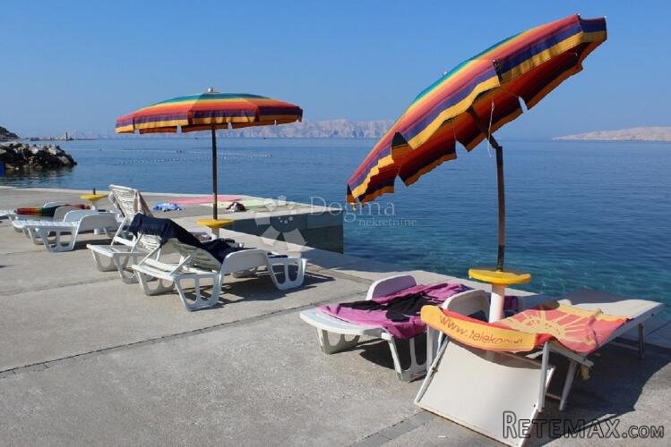 Senj - etaža kuće 80 metara od plaže