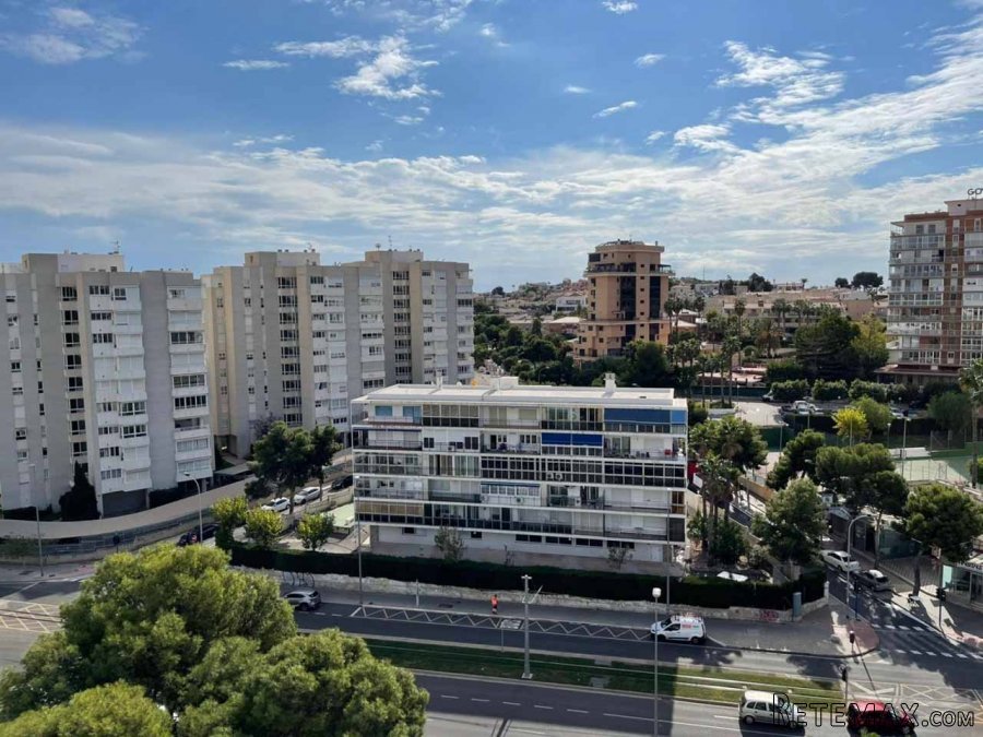 La vivienda es una última planta y se encuentra en una.. - 2