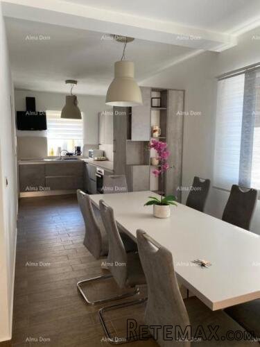 Prodaje se kuća, 200 m2, s bazenom, Raša - 2