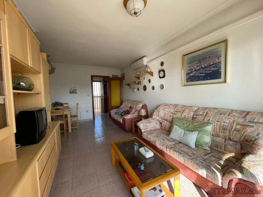 La vivienda es una última planta y se encuentra en una.. - 3