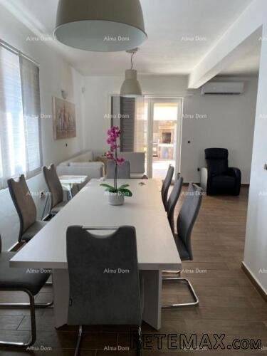 Prodaje se kuća, 200 m2, s bazenom, Raša - 3
