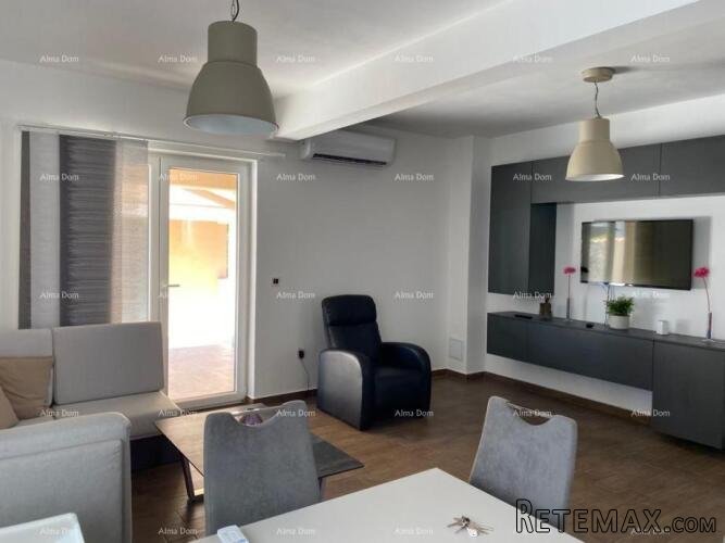 Prodaje se kuća, 200 m2, s bazenom, Raša - 5
