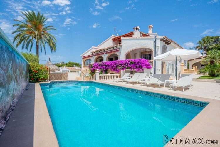 Villa for sale in Moraira (Pla del Mar) Costa..