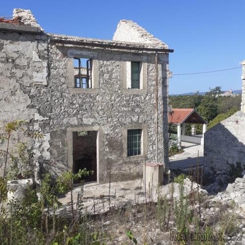 Kamena kuća za renovaciju s okućnicom - Blizina Pelješkog mo