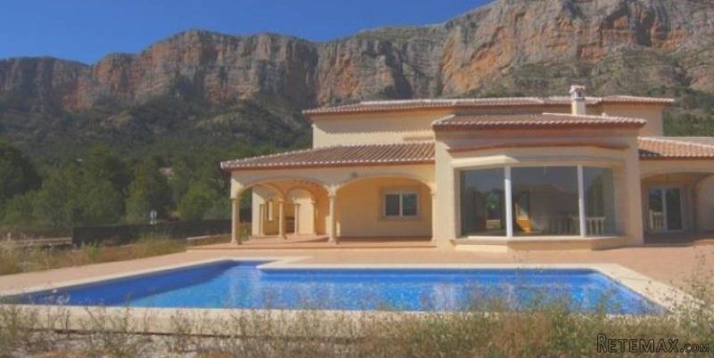 4 Bedroom 4 Bathroom Villa in Javea.