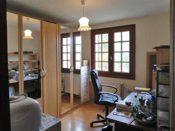 4 Bedroom Farmhouse With No Direct.. - 2