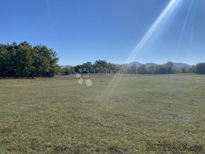 Atraktivno zemljište na prodaju – Lovinac, 42.343 m² - 2