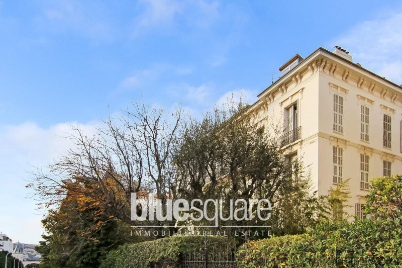 Bourgeois-style 4-bedroom apartment in..