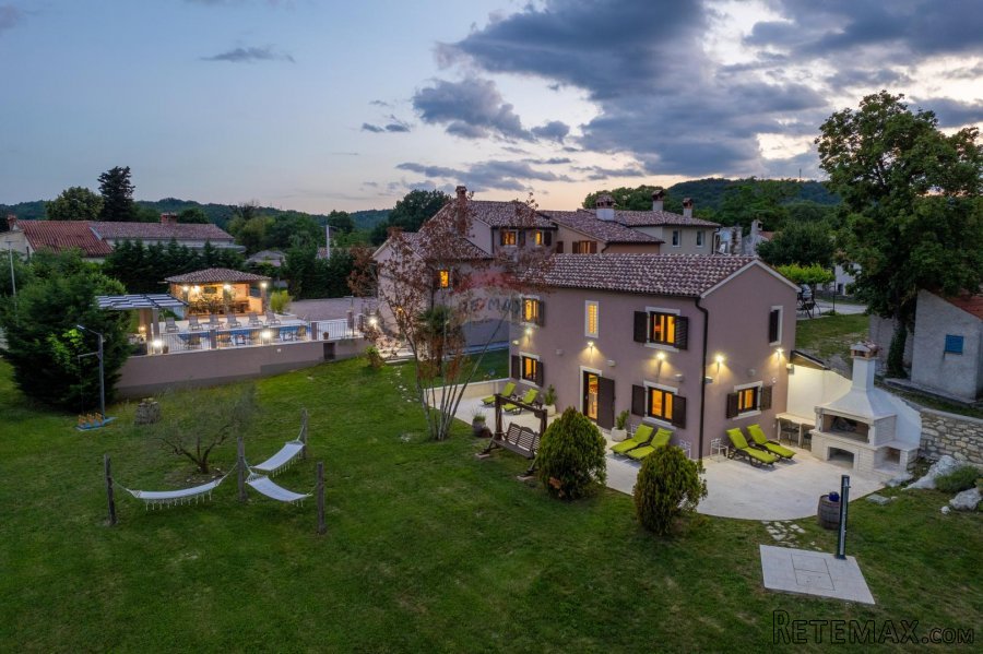 ISTRA, PIĆAN - 3 kuće za odmor s 4500 m2 okućnice! - 3