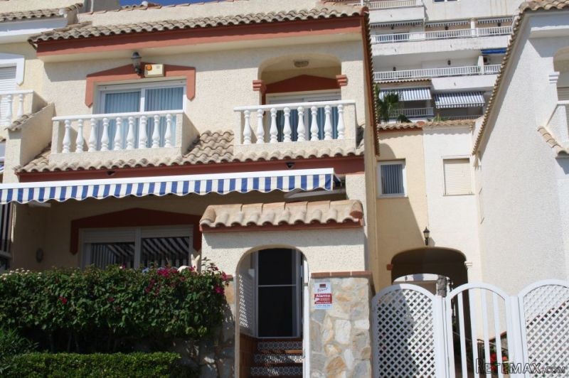 3 Bedrooms - Villa - Alicante - For Sale