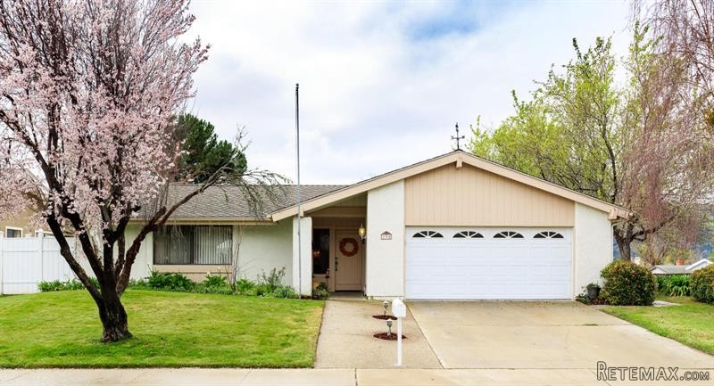 3 bedroom House For Sale: 390 Terrace Ct