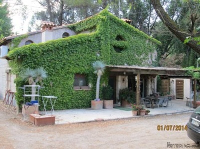 Beautifully Presented Country House For..