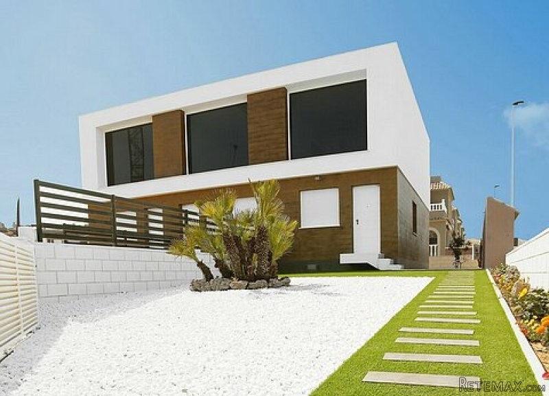 * NEW LAUNCH OF STUNNING NEW 3 BED..