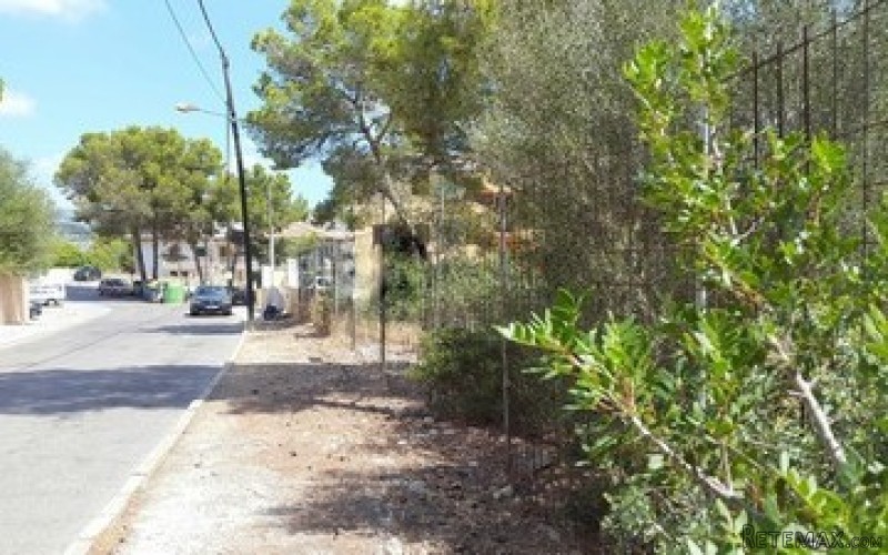 Plot for sale in a quiet area of Santa..