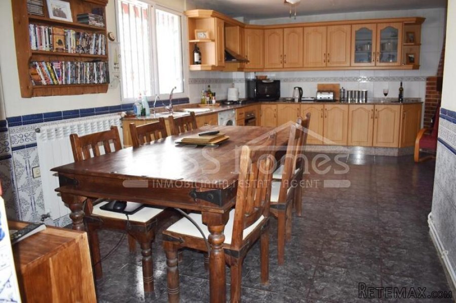 EXCLUSIVE TO VOSS HOMES - A spacious, 2 storey, 3 bedroom.. - 9