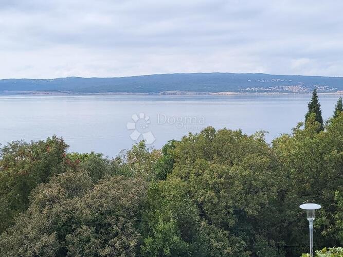 Etaža kuće blizu mora