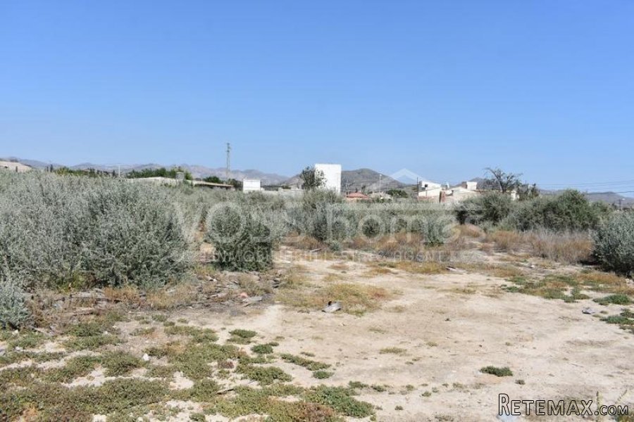 Great buisness option, a total of 2325m2 URBAN land located.. - 11