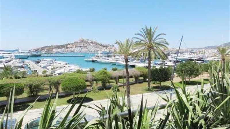 Really nice apartment in the Marina..