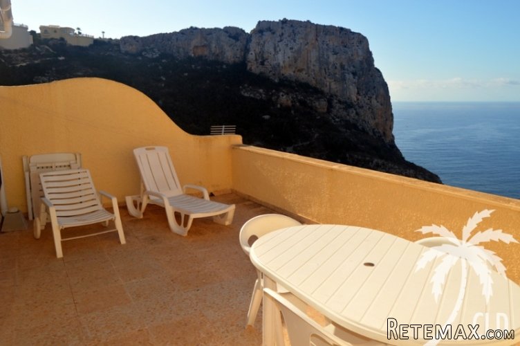 Beautifully located apartment, first line from the coast on.. - 2