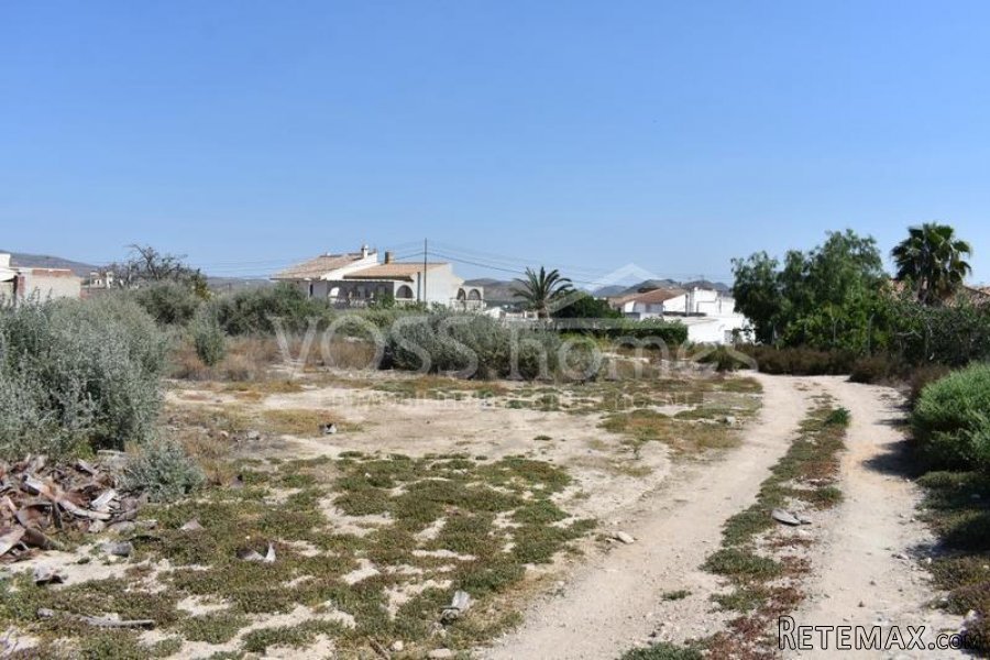 Great buisness option, a total of 2325m2 URBAN land located.. - 12