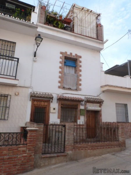 2 bedroom, 3 bathroom Townhouse, (build..
