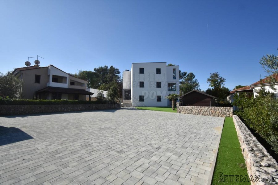 Apartmanska vila na 100 m od mora u Malinskoj! - 13