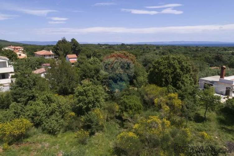 Istra,Ližnjan, građevinsko zemljište 1100m2 - 2