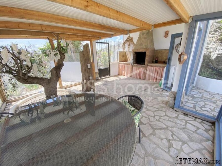 NEW & EXCLUSIVE LISTING TO VOSS HOMES - A beautifully.. - 13