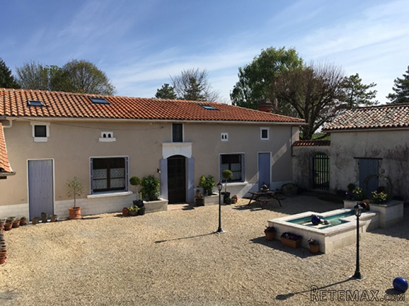 Well Renovated Gite Complex With Large.. - 2