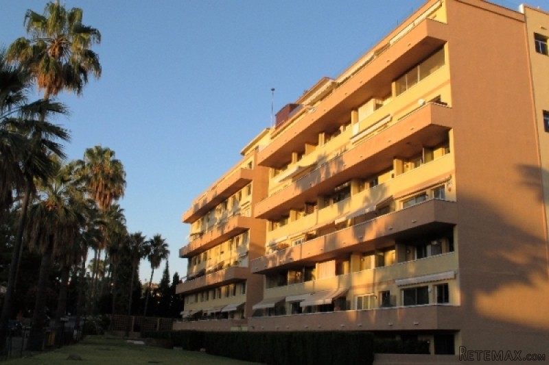 2 bed DUPLEX in MARBELLA EAST