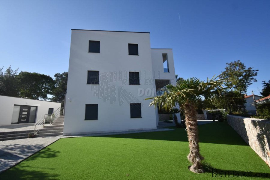 Apartmanska vila na 100 m od mora u Malinskoj! - 15