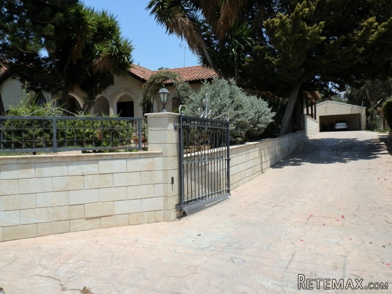 Erimi, Large 300m2 Bungalow, Very Large.. - 2