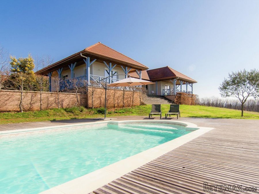 Nr Beaulieu sur Dordogne - Stunning chalet style bungalow with..