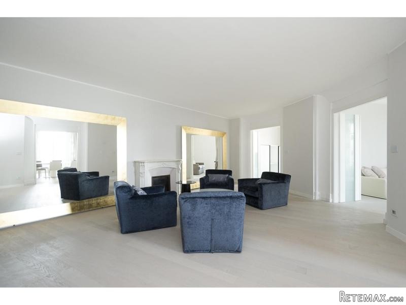 Stunning 4 Bedroom Apartment A Stones..