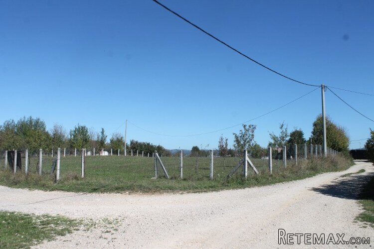 Zemljište pogodno za gradnju Vikendice - 17