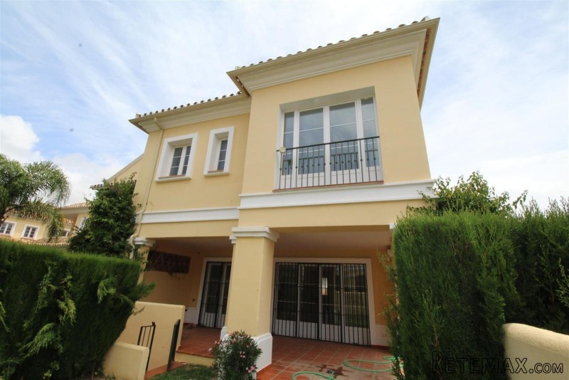 3 Bedrooms - House - Andalucia - For..