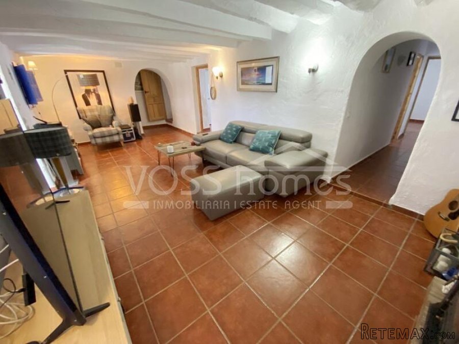 NEW & EXCLUSIVE LISTING TO VOSS HOMES - A beautifully.. - 19