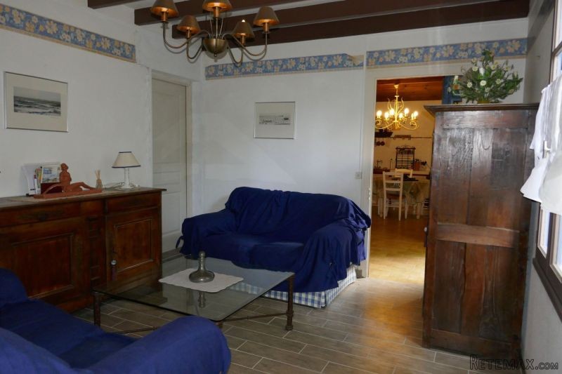 Little House 5 Mins Walking Distance.. - 2