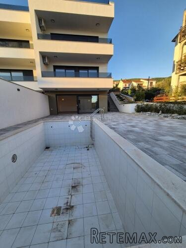 LUKSUZNI APP U NOVOGRADNJI 152m2 S BAZENOM I OKUĆNICOM 180m2 - 2
