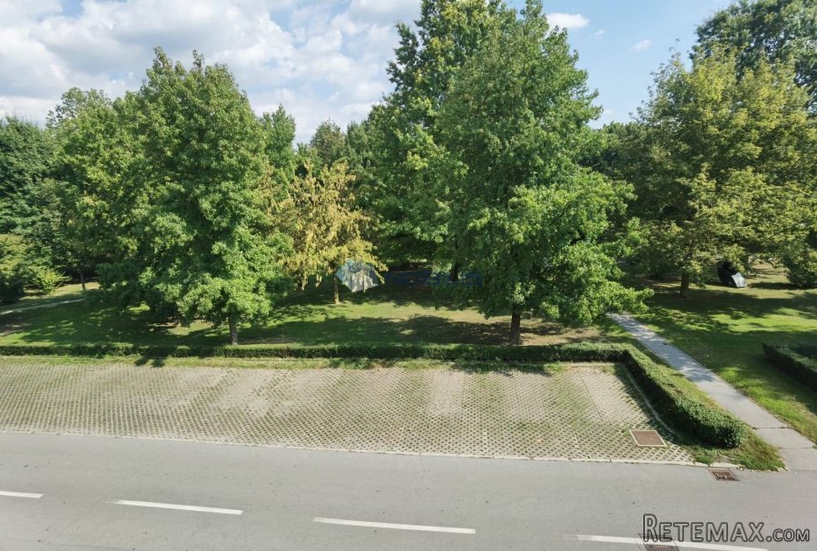 Bjelovar (Centar) 4-sobni stan, 116,75 m2 + 101,33 m2 TAVAN - 3