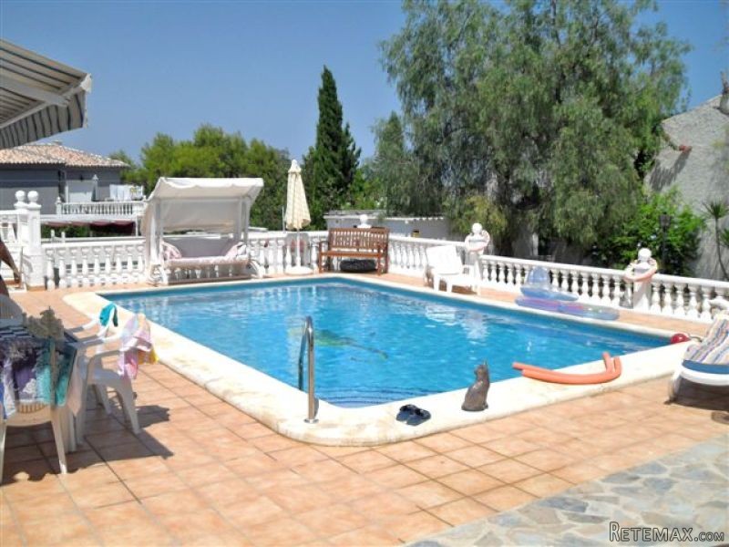5 Bedrooms - Villa - Alicante - For Sale