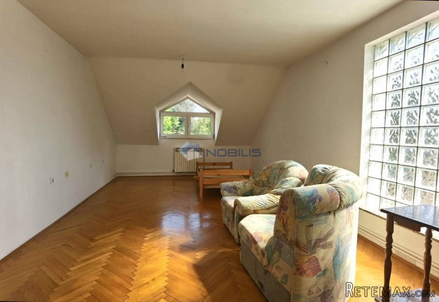 Bjelovar (Centar) 4-sobni stan, 116,75 m2 + 101,33 m2 TAVAN - 4