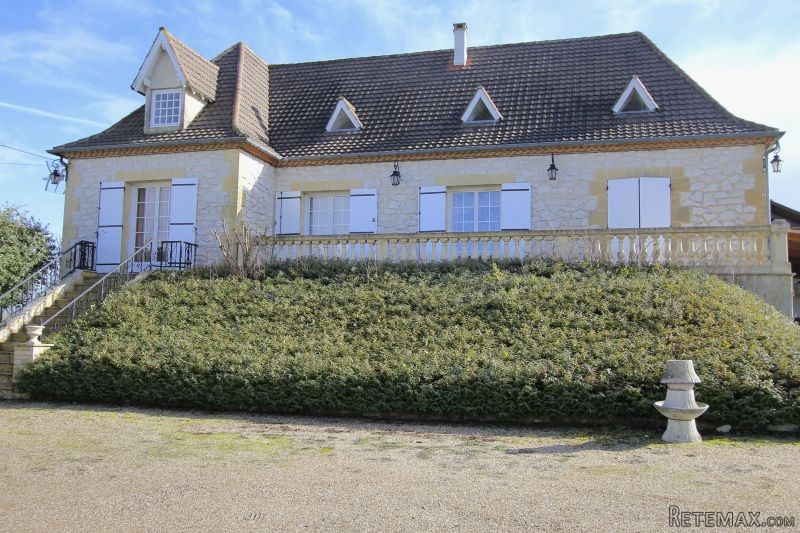 Stunning 3 bed perigourdine style house..