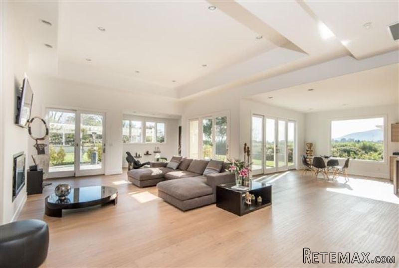 5 Bedrooms - Property - CA - For Sale