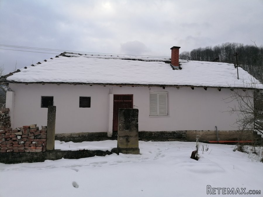 Prodajem vikend kucu i 20 ari placa - 7
