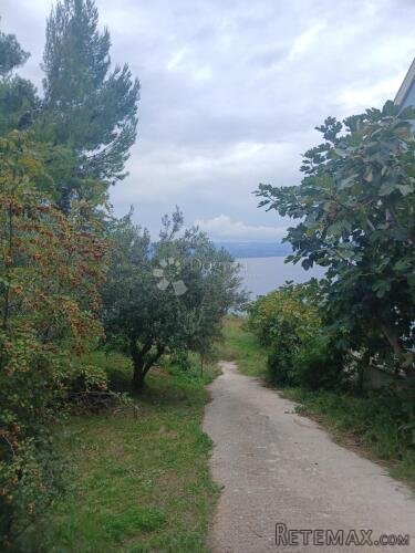 Građevinsko zemljište u prvom redu do mora