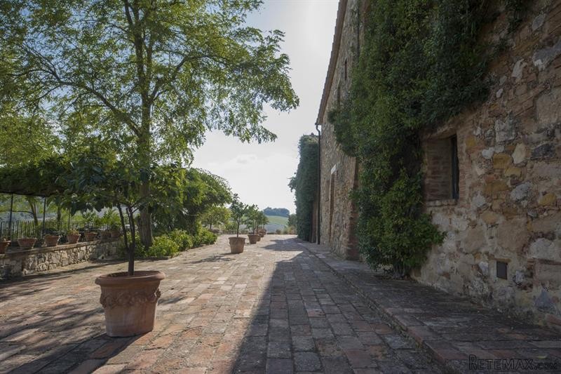 4 bedroom Farm House For Sale: Trequanda - 2