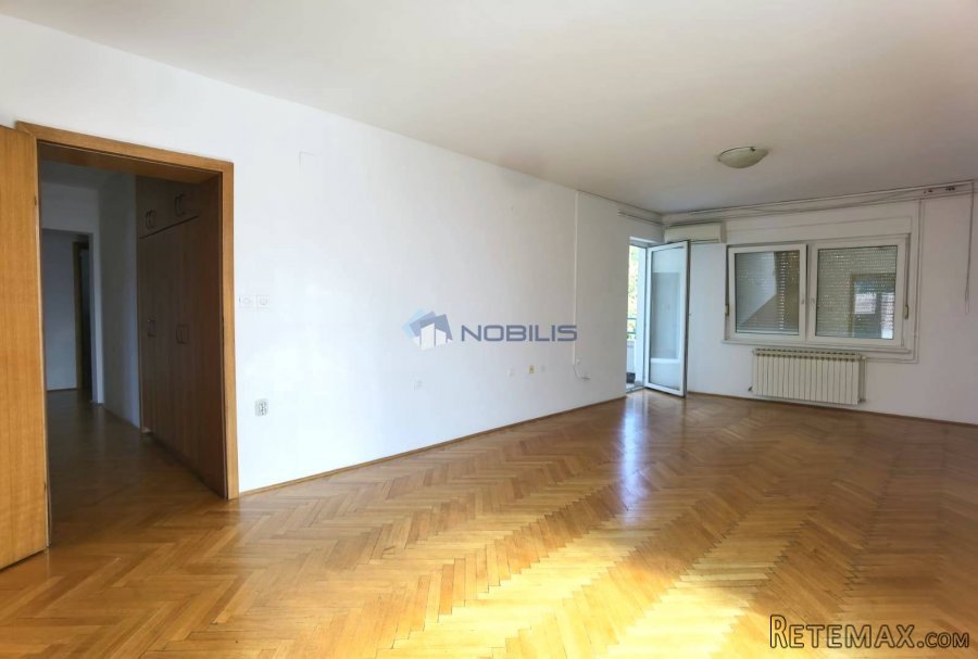 Bjelovar (Centar) 4-sobni stan, 122,42 m2 - 2